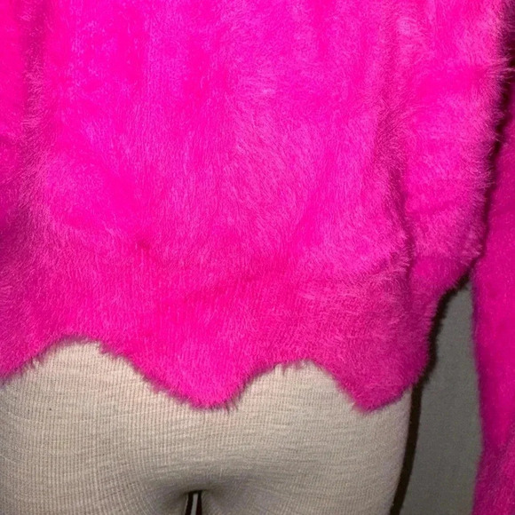 Pink sweater - Picture 2 of 5